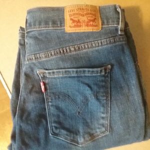 Levis Strauss Classic Boot Cut Jeans- Size 6-NW0T